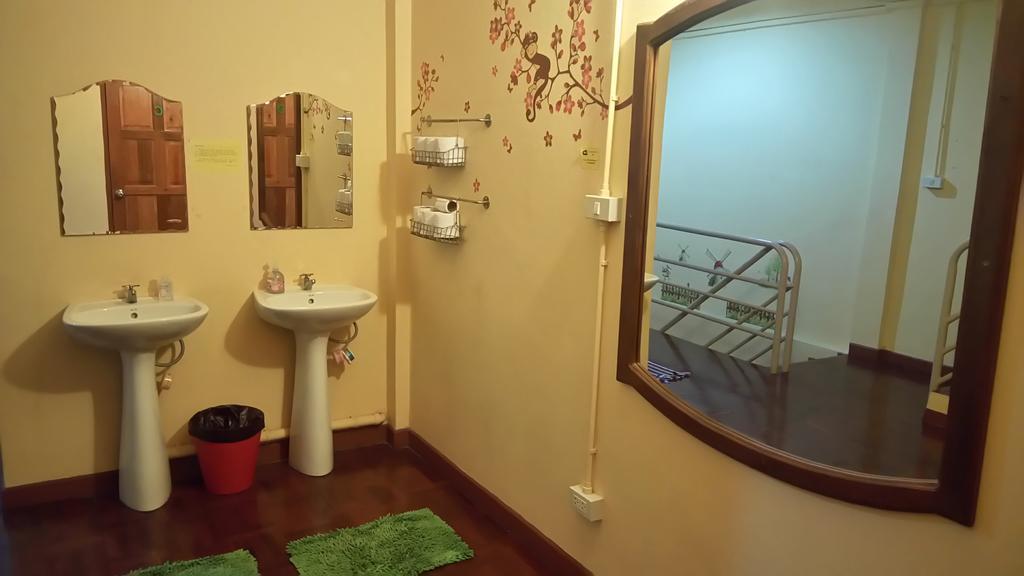 Pm Guesthouse Chiang Mai Bagian luar foto